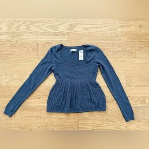 Hollister babydoll blue long sleeve sweater, size small, nwt